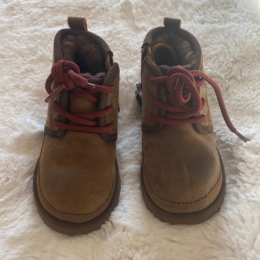 UGG Neumel II boot waterproof. Toddler